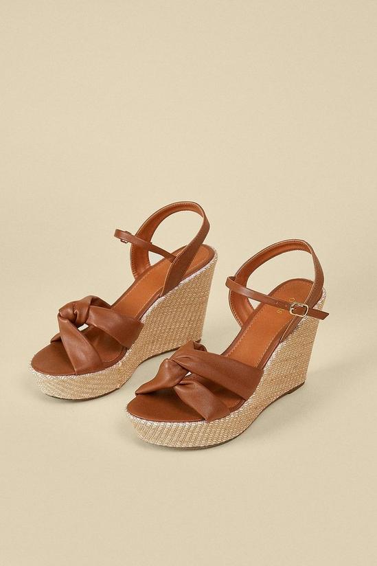 Oasis Knot Detail High Wedge 2