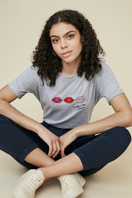 Oasis Embroidered Lips And Hotfix T Shirt 1