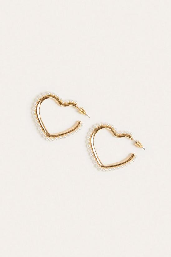 Oasis Pearly Heart Earring 1