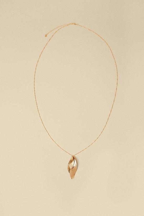 Oasis Twizzle Leaf Necklace 1