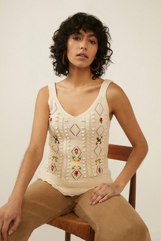 Oasis Embroidered Floral Vest 2