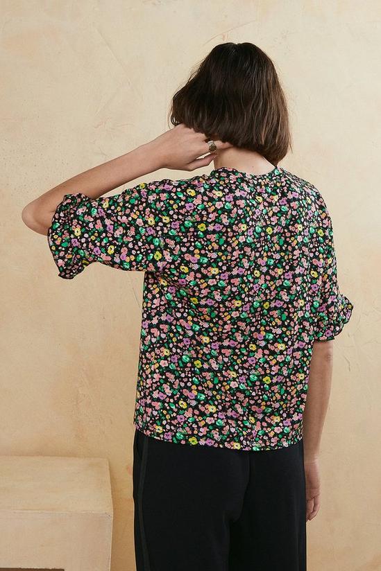 Oasis Darcey Ditsy Print Frill Sleeve T Shirt 3