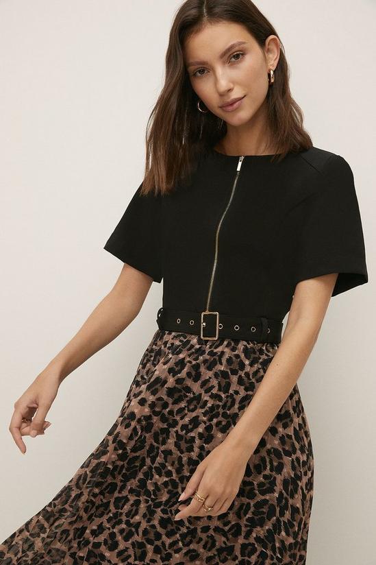 Oasis 2 in 1 Animal Zip Through Pleated Dress 2