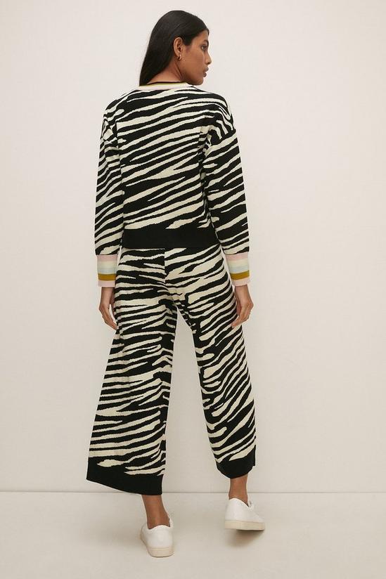 Oasis Tiger Stripe Knitted Set 3