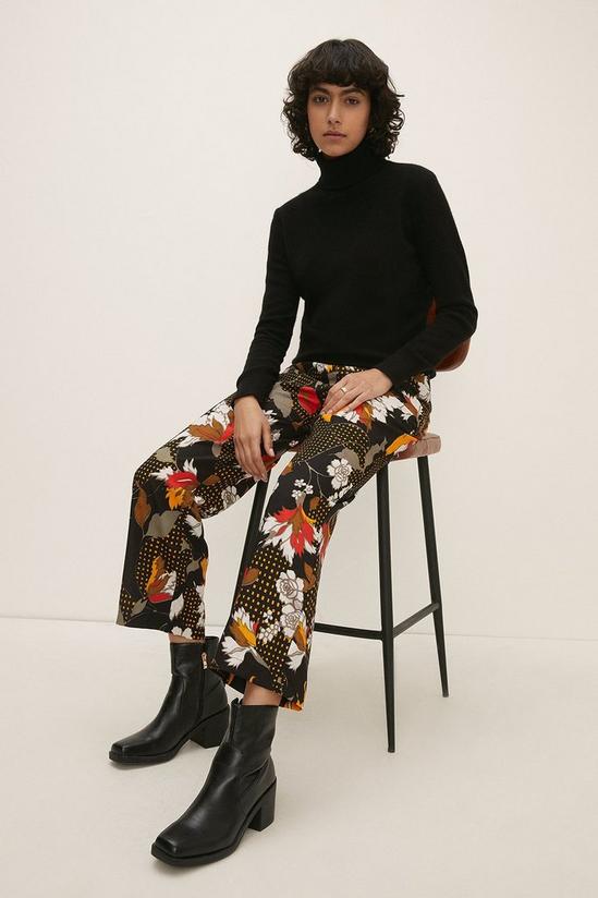 Oasis 70's Printed Coord Straight Leg Trouser 1