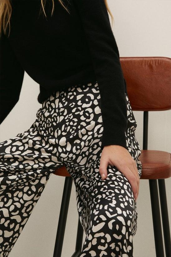 Oasis Animal Spot Printed Wide Leg Trouser 2