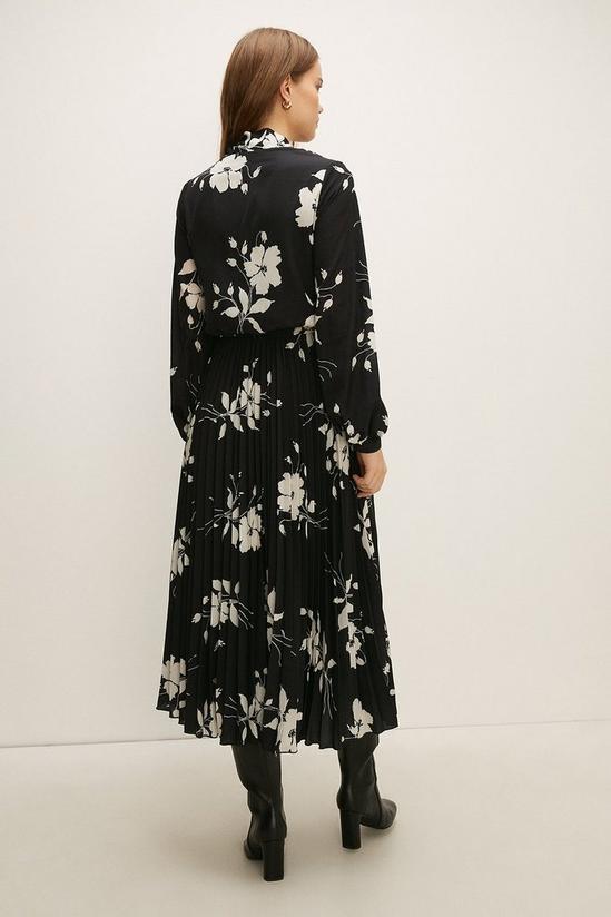 Oasis Mono Floral Pussybow Pleated Midi Dress 3