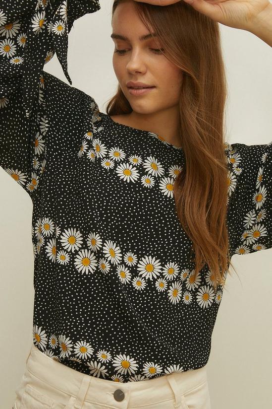 Oasis Tie Cuff Daisy Printed Top 2