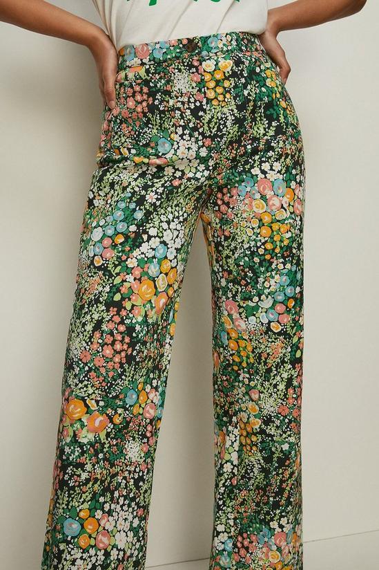 Oasis Ditsy Print Patch Pocket Twill Flare Trouser 2