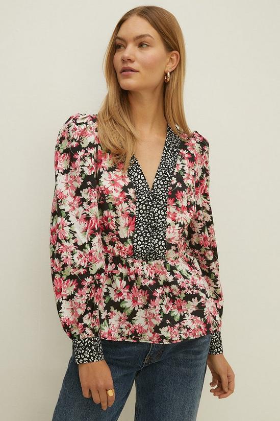 Oasis Mixed Floral Animal V Neck Top 2
