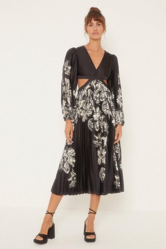 Oasis Rachel Stevens Monochrome Floral Pleated V Neck Midi Dress 2