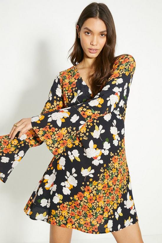 Oasis Diagonal Floral Ruffle Sleeve Tea Dress 2
