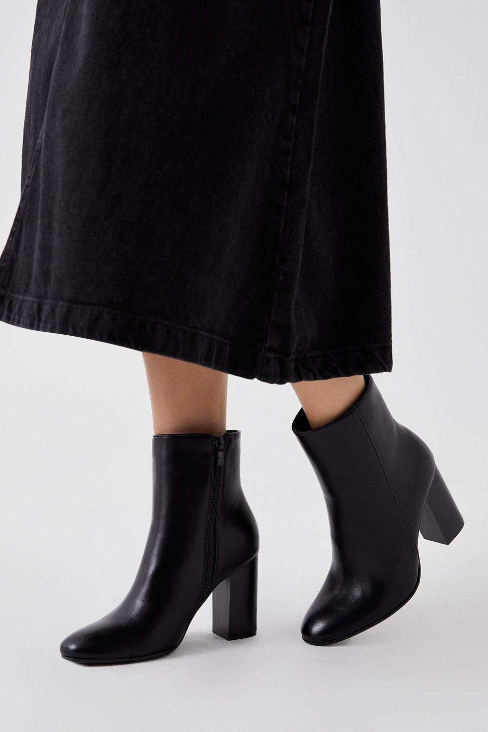 Round Toe Stacked Heel Ankle Bootsblack