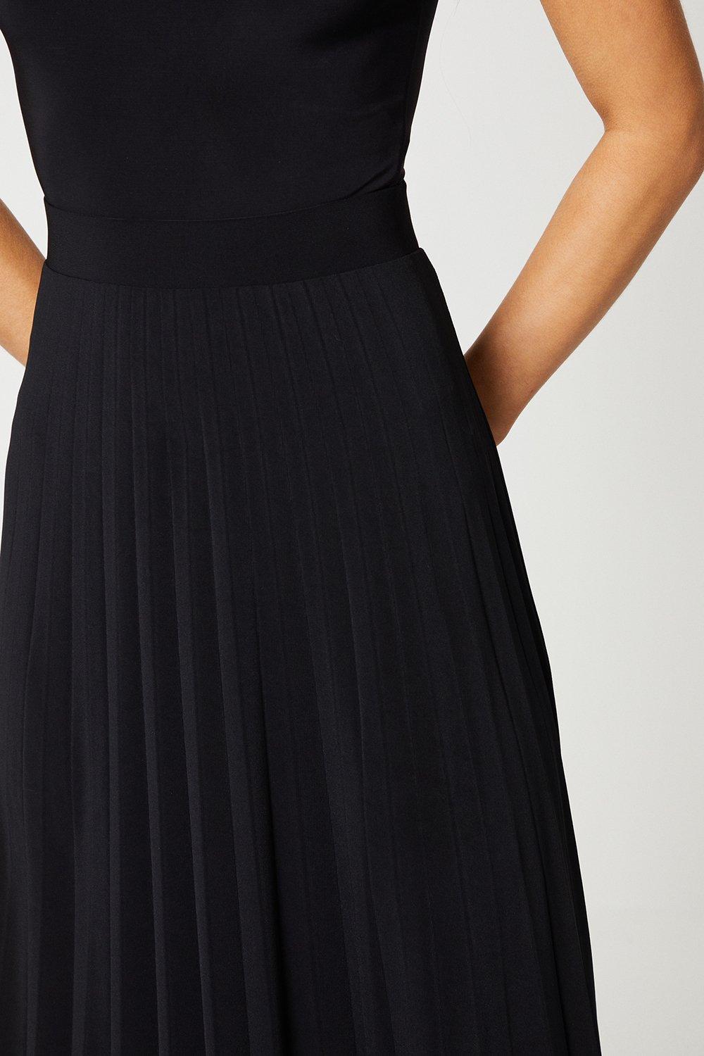Long pleated skirt dorothy perkins sales