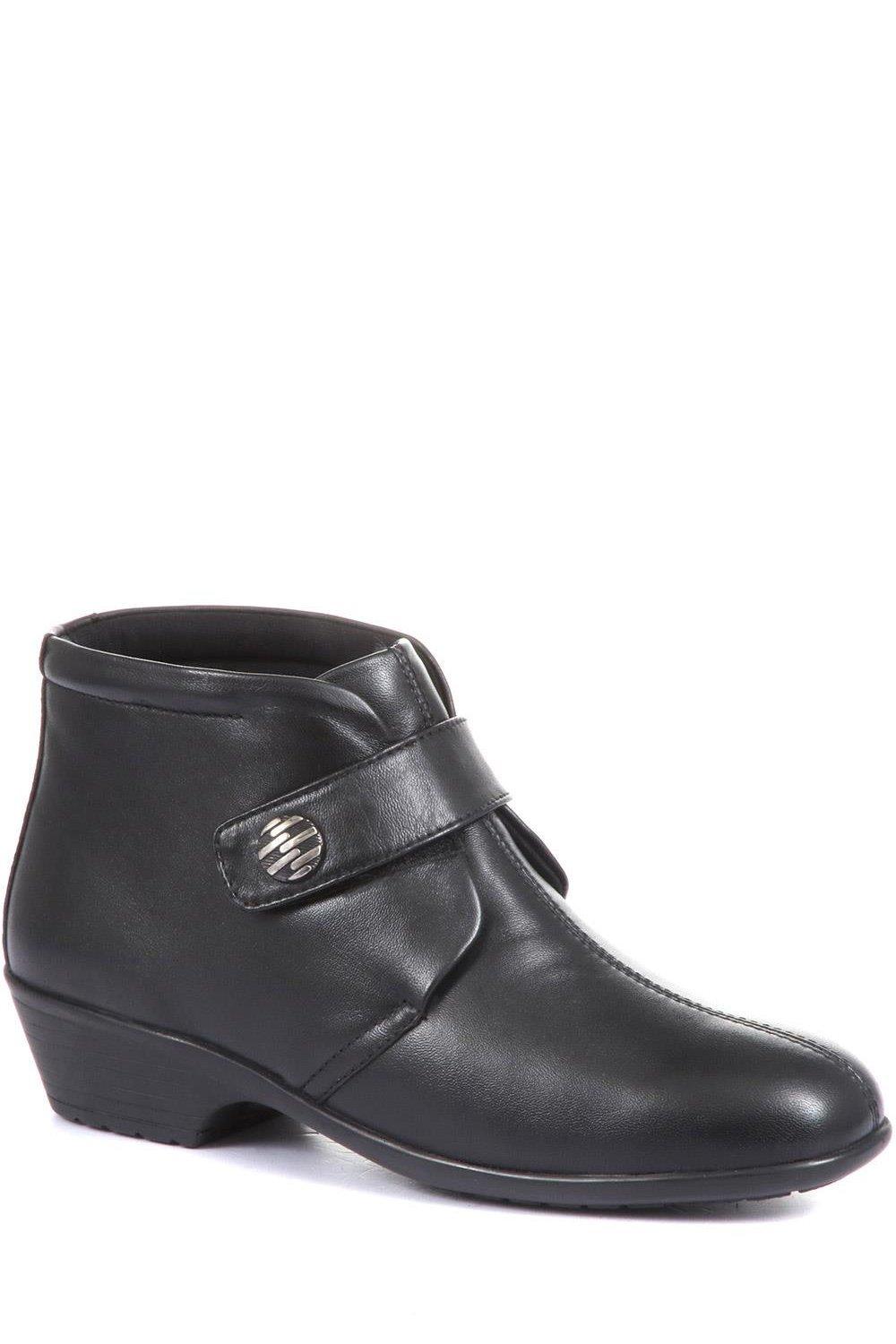 Ankle boots at clearance pavers